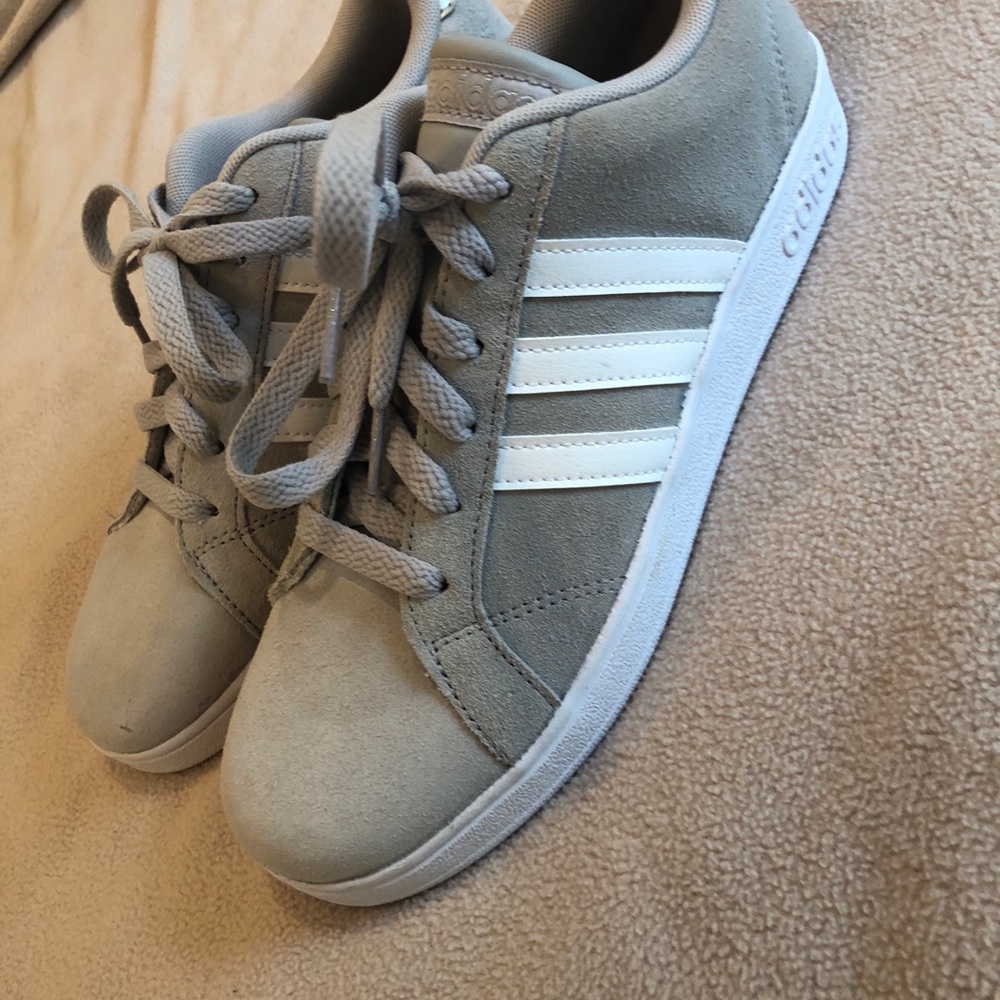 NEW✨ adidas
